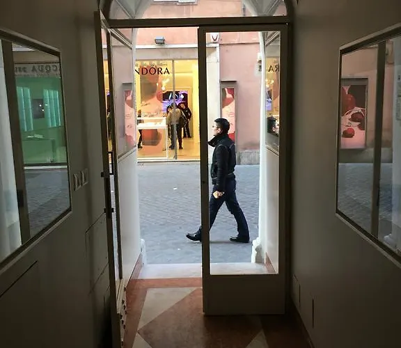 Domus Frattina Frühstückspension Rom
